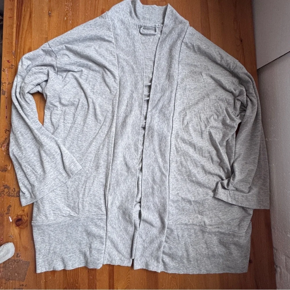Gap cardigan sweater size s/xs gray